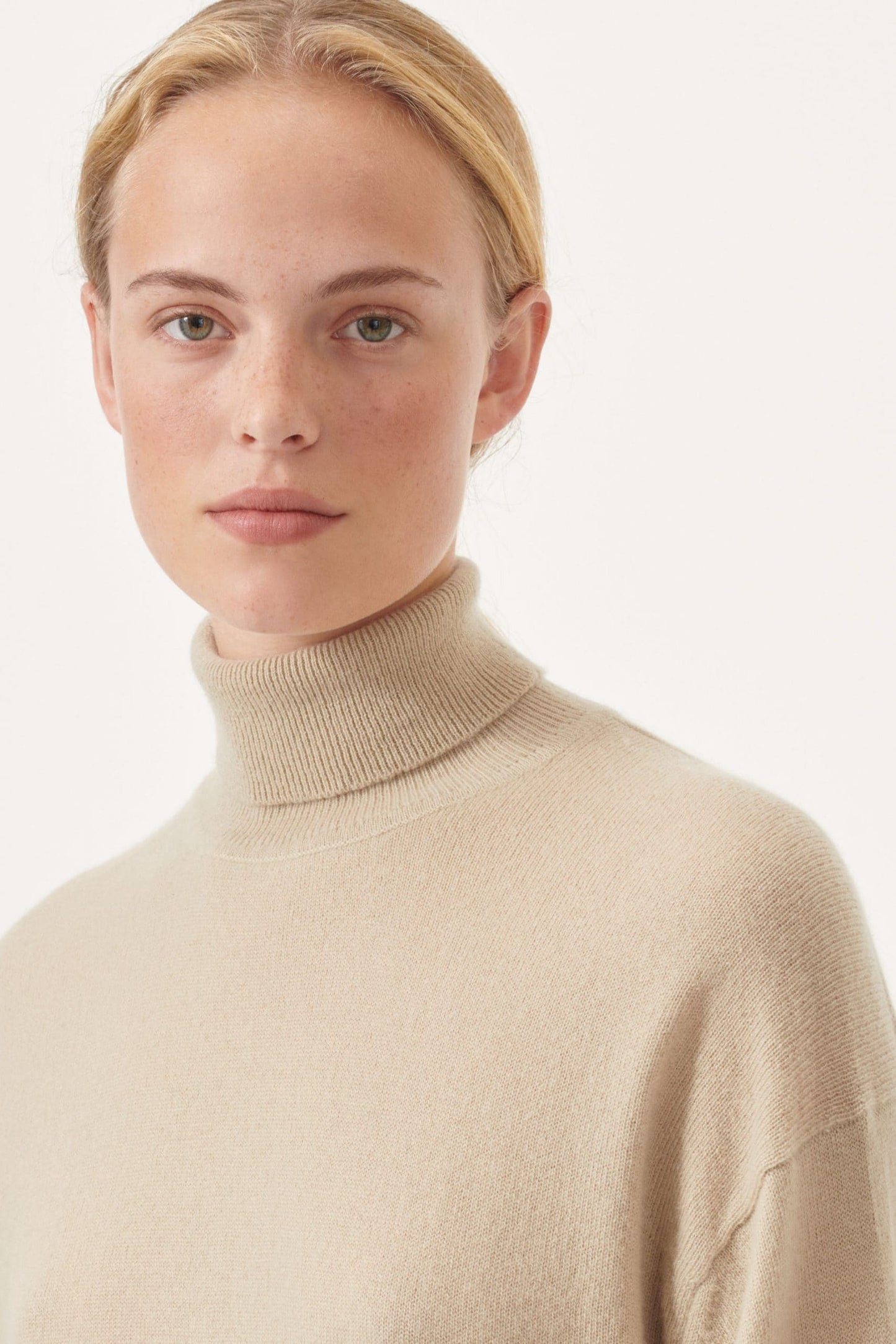 Cashmere turtleneck