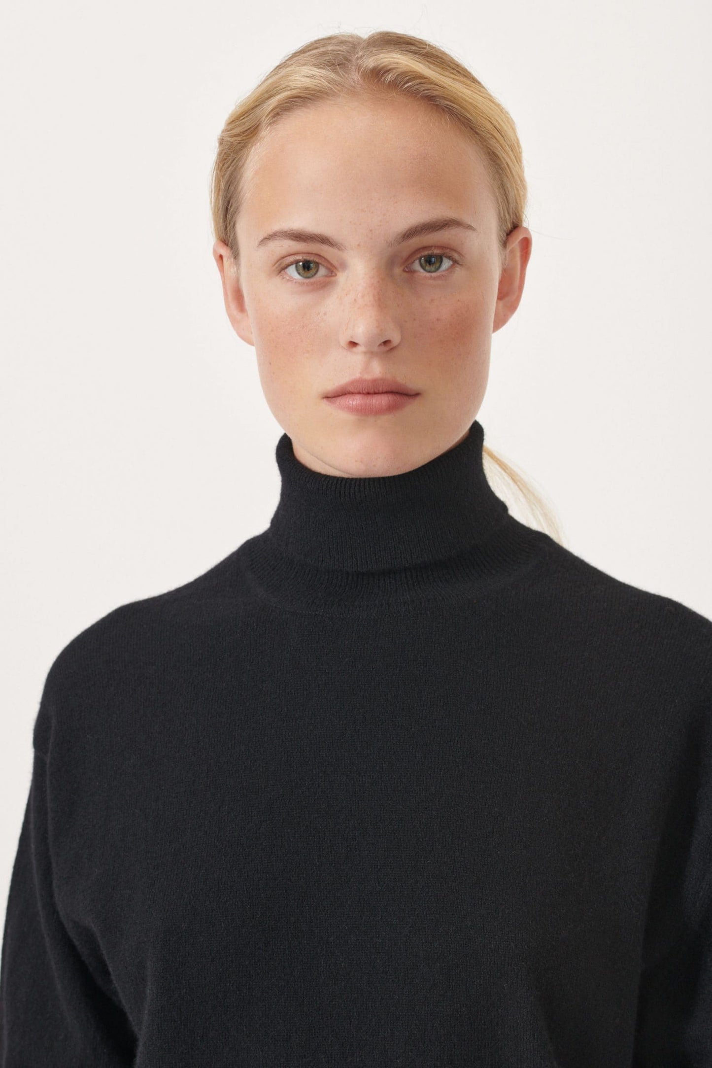 Cashmere turtleneck