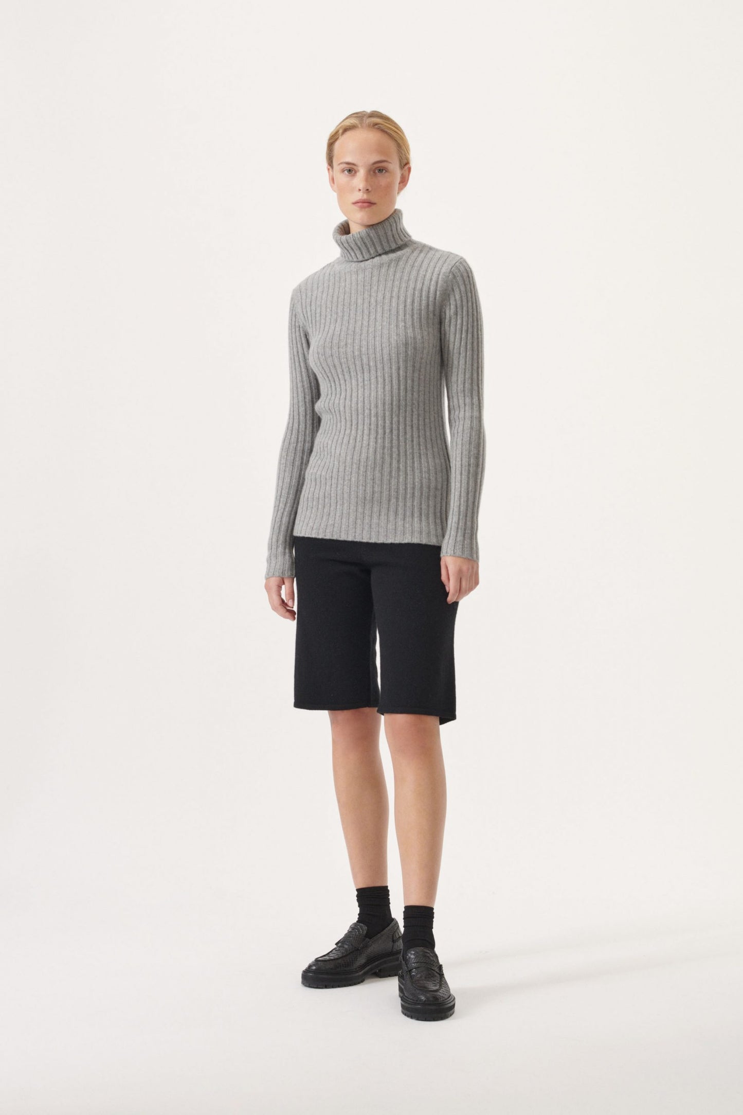 Dolcevita in cashmere a costine