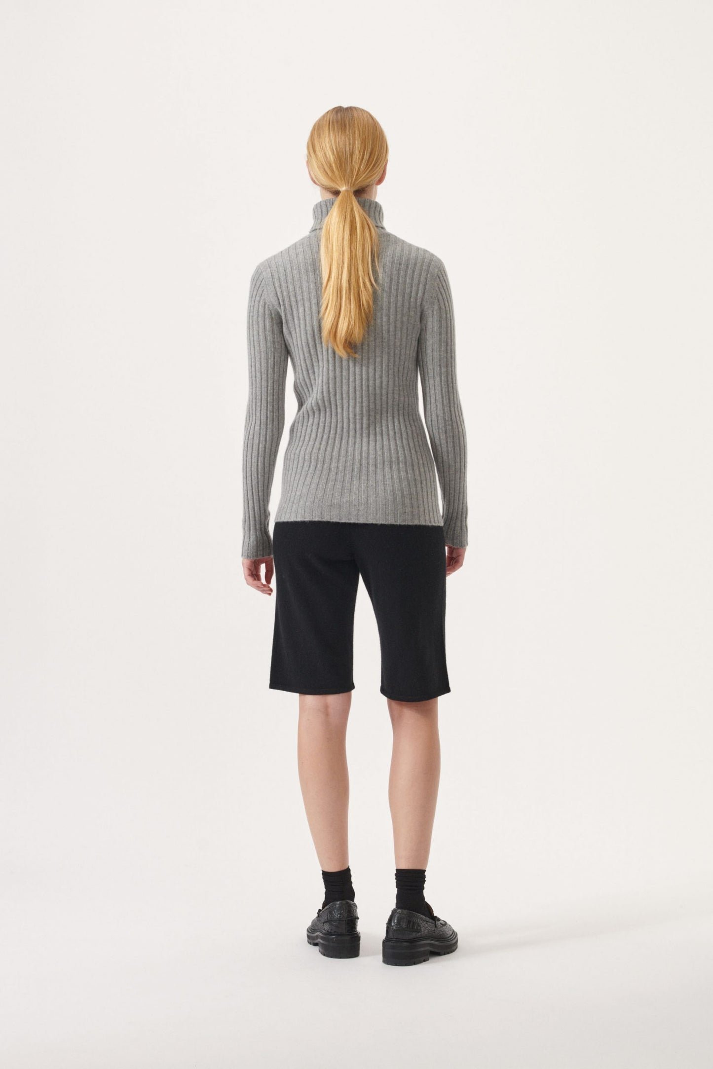 Dolcevita in cashmere a costine
