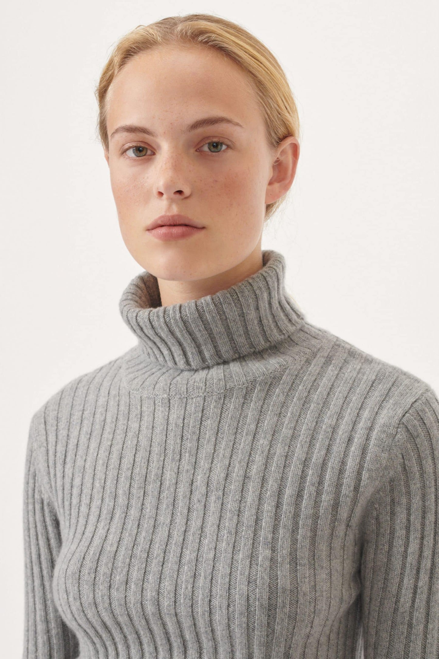 Dolcevita in cashmere a costine