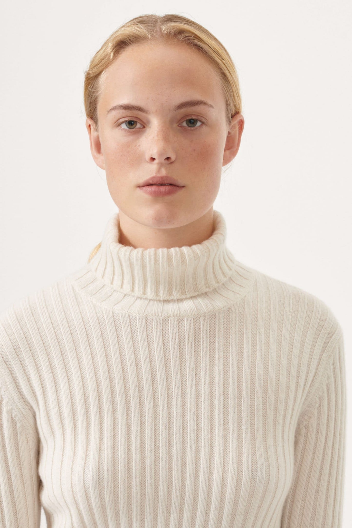 Dolcevita in cashmere a costine