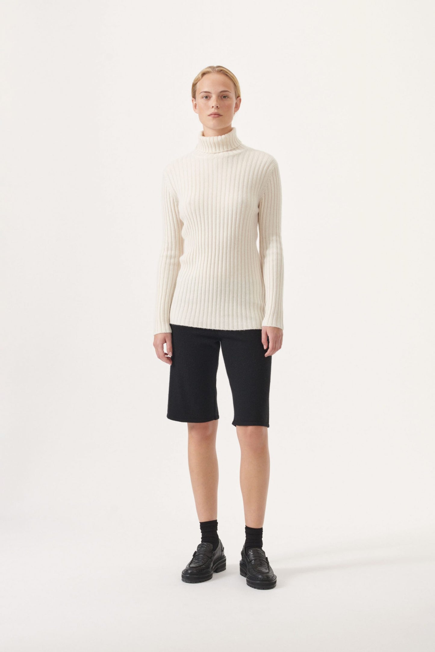 Dolcevita in cashmere a costine