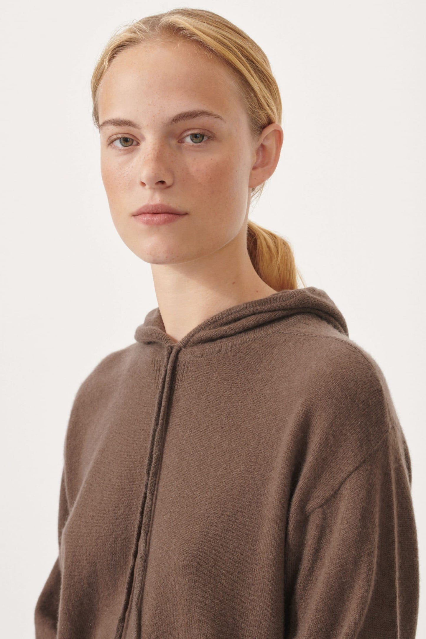 Sweat à capuche en cachemire