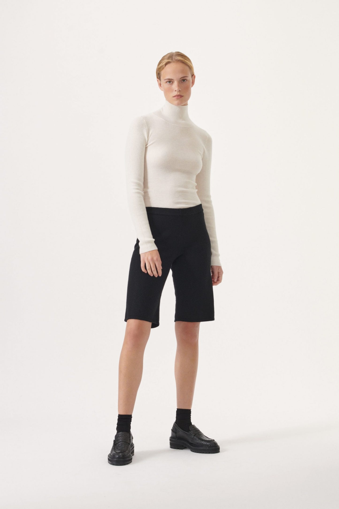 Short en cachemire