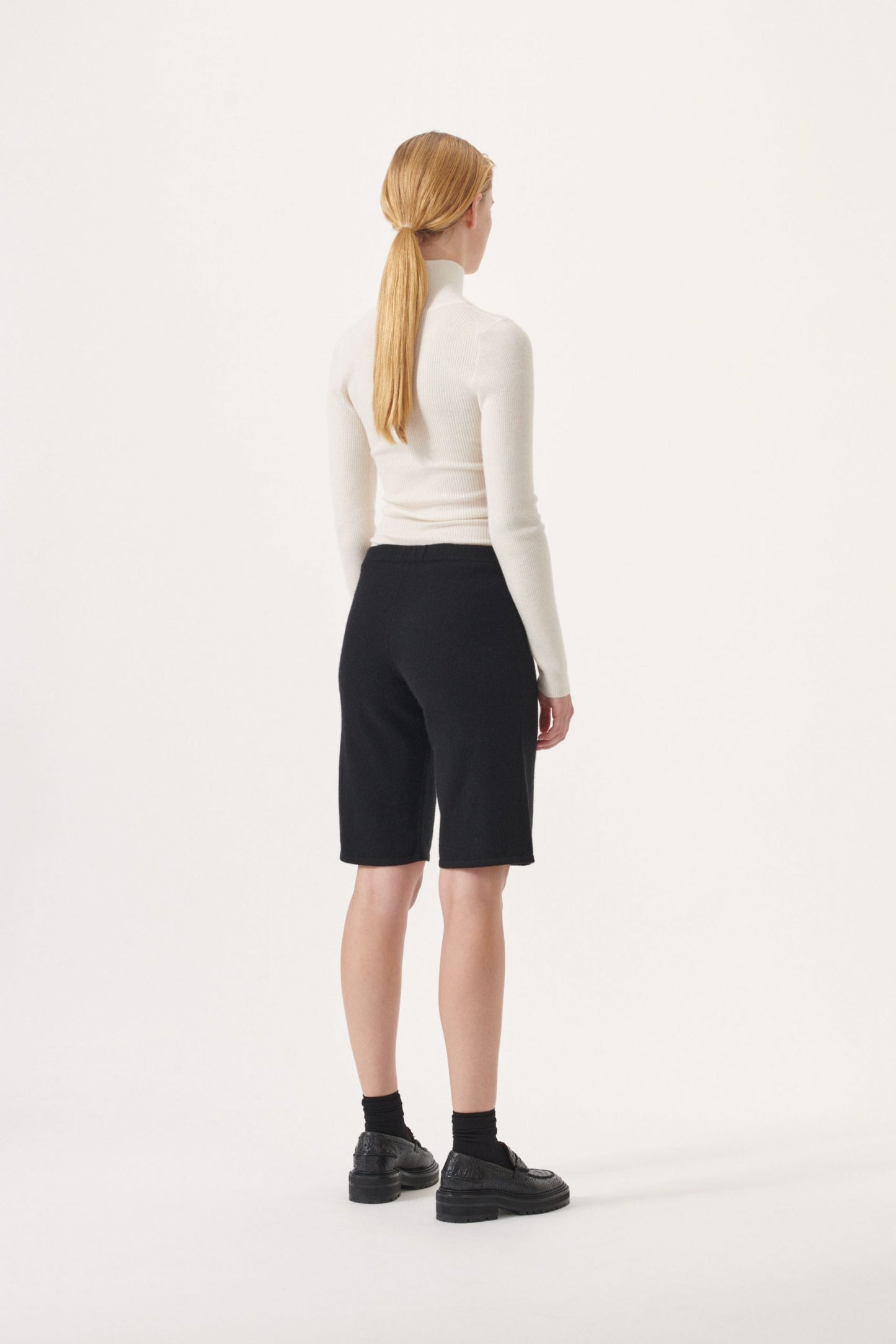 Short en cachemire